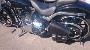 Sacoche Myleatherbikes Softail Breakout (24)